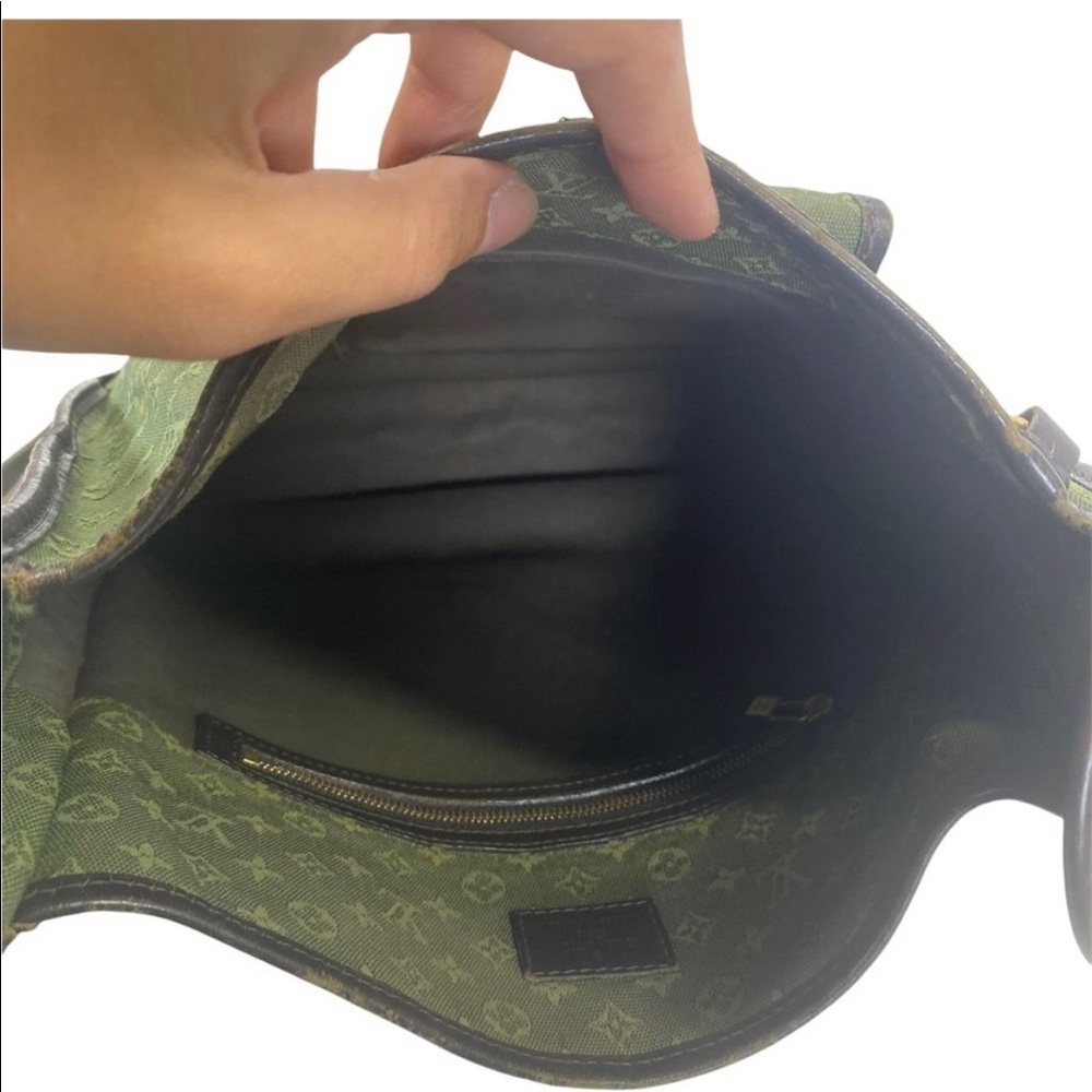 Louis Vuitton Green Monogram Canvas Shoulder Crossbody Bag with Front Pocket - Picture 14 of 14